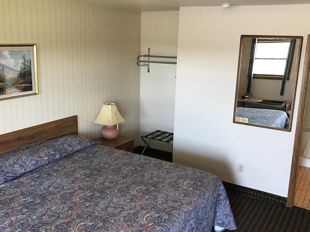 Exxon Quik Stop & Motel Wausaukee Exteriör bild