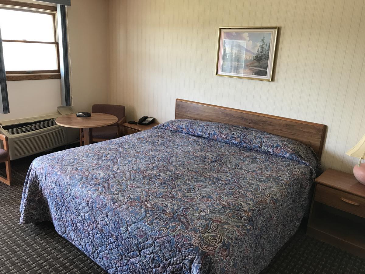 Exxon Quik Stop & Motel Wausaukee Exteriör bild