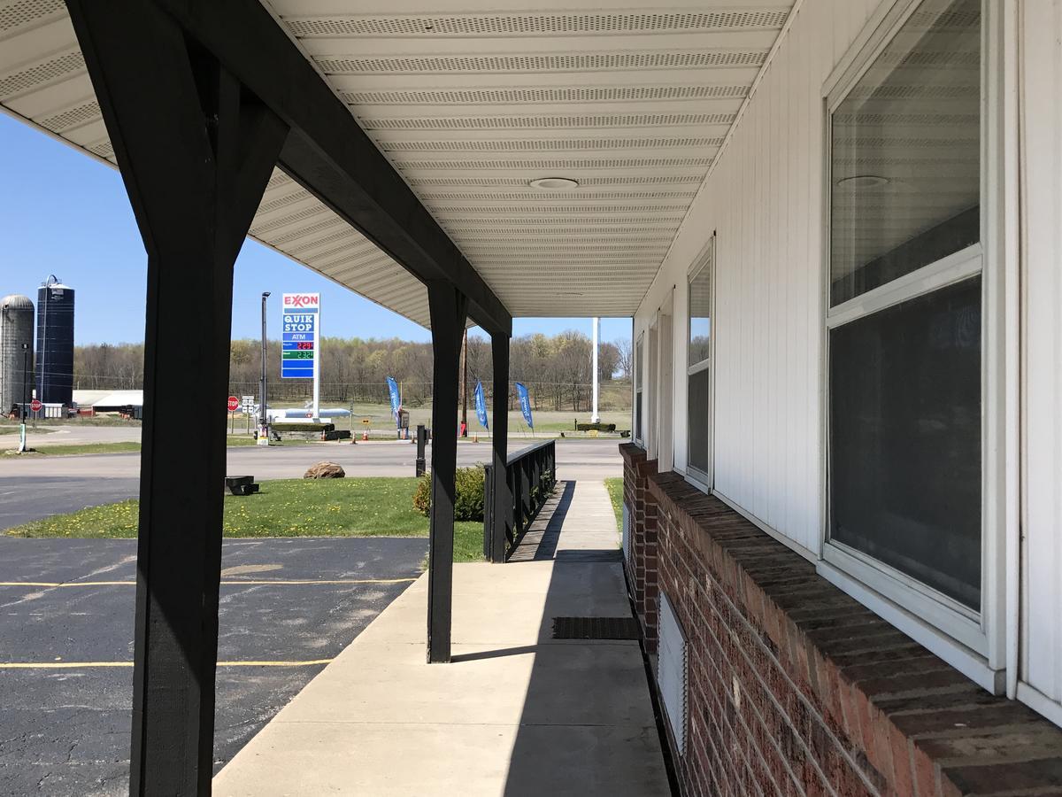 Exxon Quik Stop & Motel Wausaukee Exteriör bild
