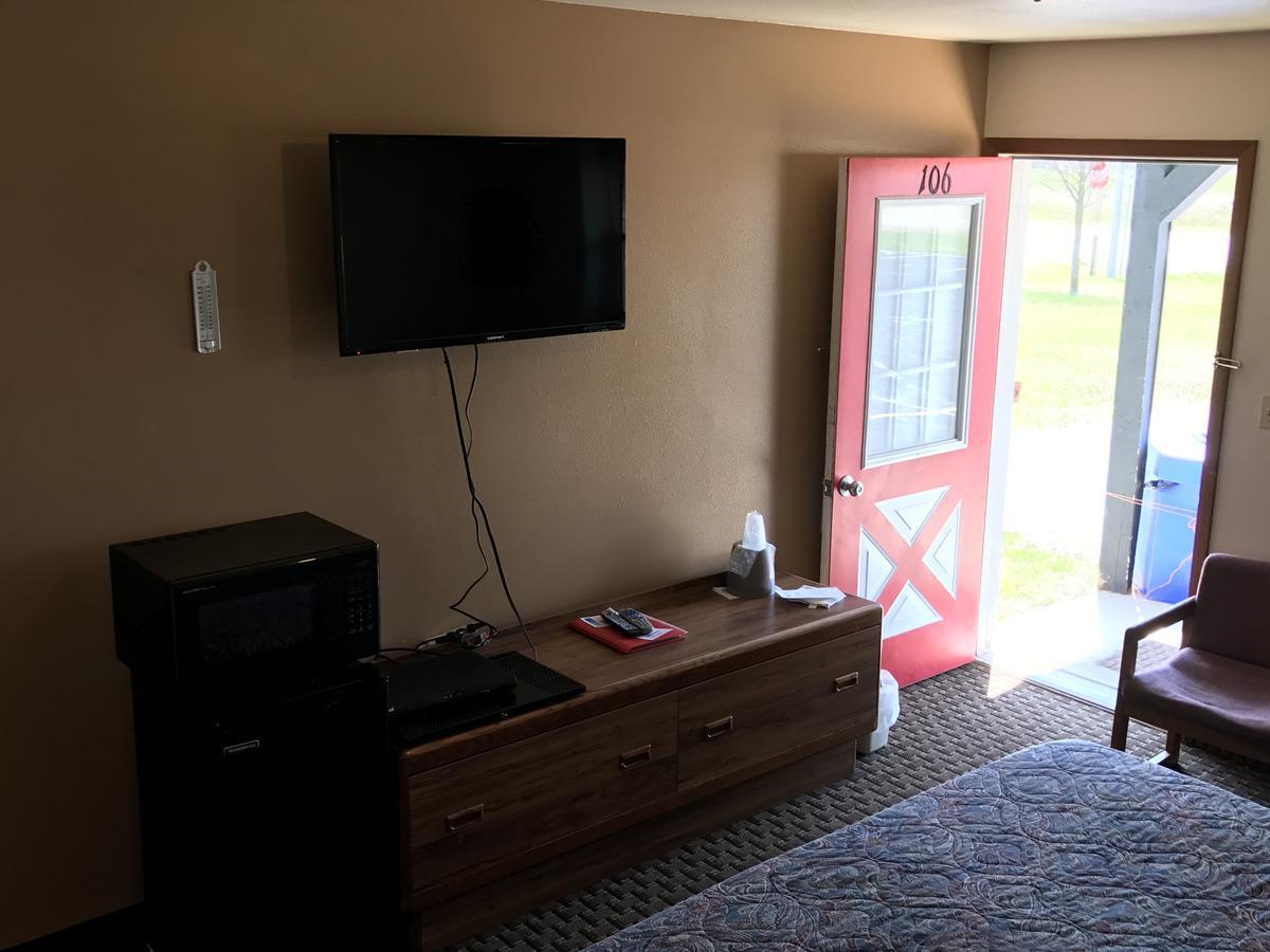 Exxon Quik Stop & Motel Wausaukee Exteriör bild